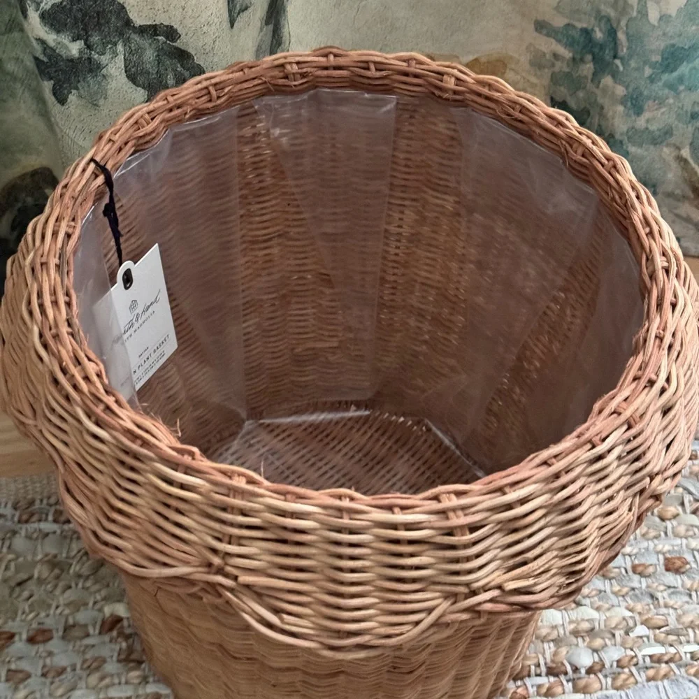 NWT | Scalloped Rattan Planter Basket - Hearth & Hand™ with Magnolia